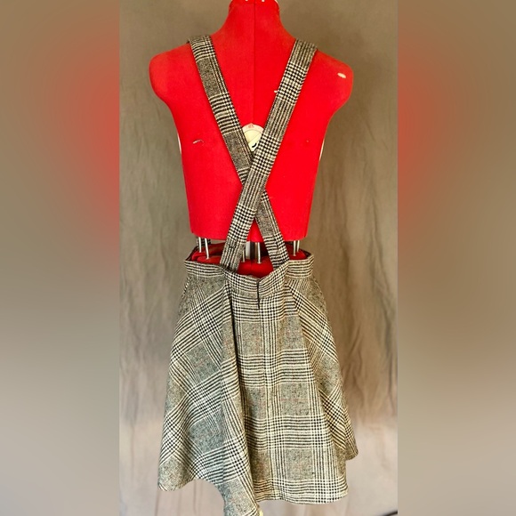 Forever 21 Black and White Plaid A-Line Skirt - Picture 2 of 3